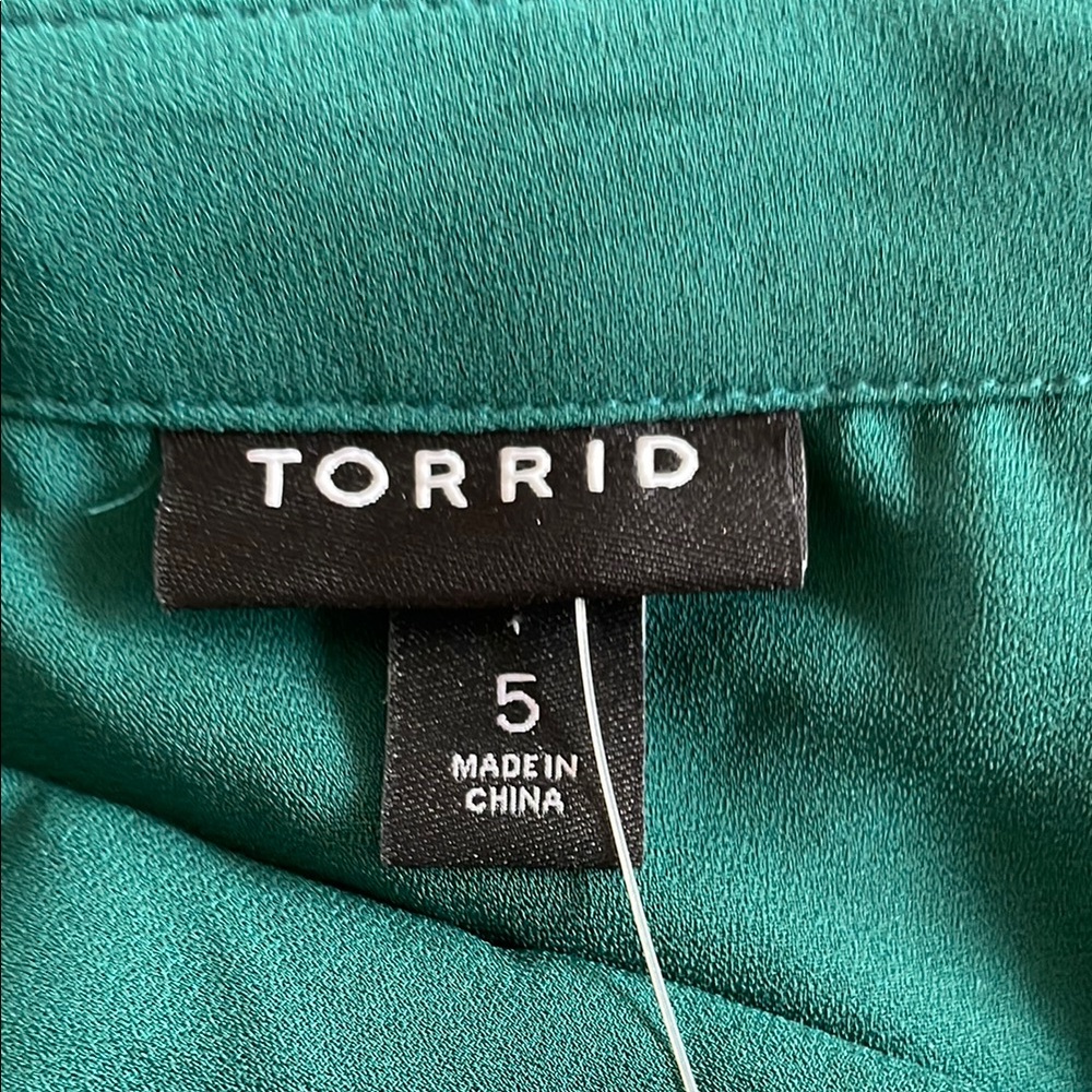 TORRID Button Front Blouse Green MADISON Rhinestone Buttons Long Sleeve NWT 5X - Picture 11 of 15
